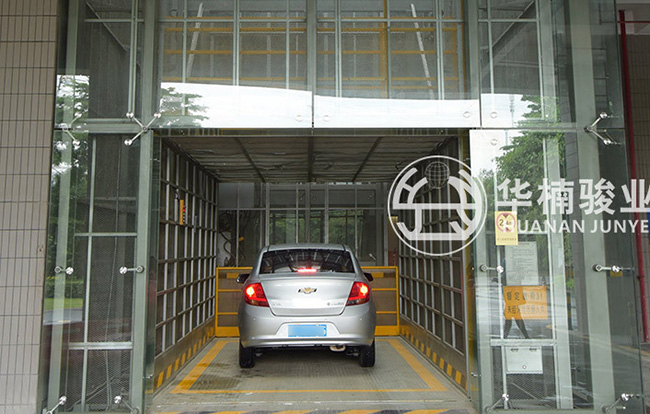 導軌升降機優勢和電動升降平臺的使用